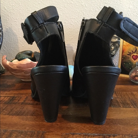 Kenneth Cole REACTION booties size 9 - Picture 4 of 4
